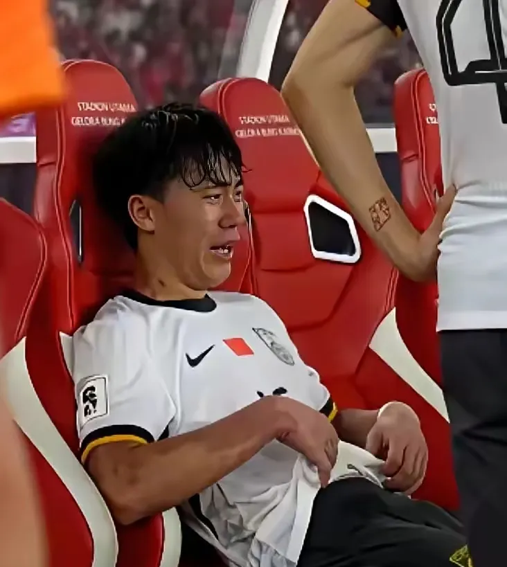 荷甲窗口期再迎强敌；密尔沃基雄鹿调整名单；主帅态度——气氛紧张；资深球员宣示担当(美国威斯康星大学密尔沃基分校)