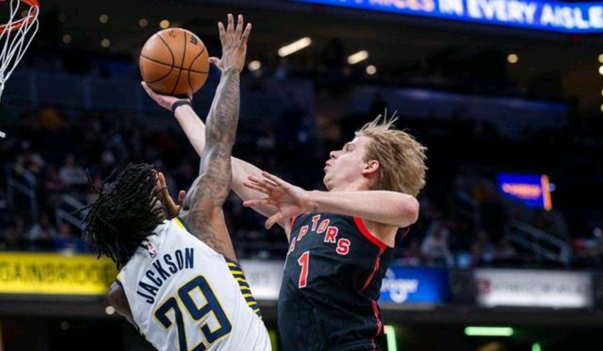 西亚卡姆在美国队比赛中出色防守,回归赛场引发热议!的简单介绍 西亚卡姆在美国队比赛中出色防守,回归赛场引发热议!的简单介绍