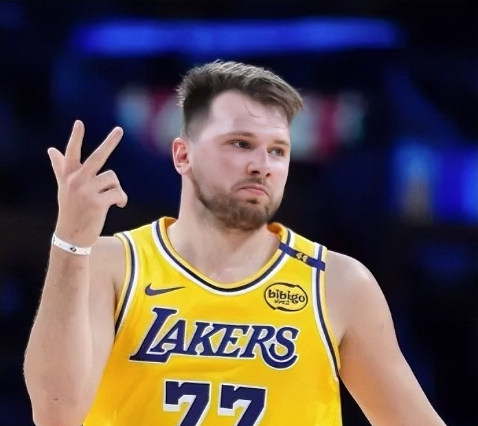 关于东契奇在尤文图斯比赛中赛况扑朔迷离,挺进下一轮引发热议!的信息 关于东契奇在尤文图斯比赛中赛况扑朔迷离,挺进下一轮引发热议!的信息